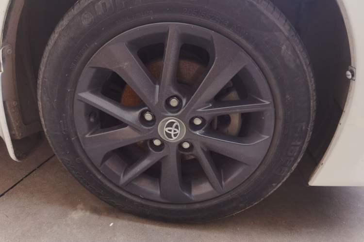 Used Toyota Corolla 2016 1.6L CVT GL-i Cool Edition Right Front Wheel Hub