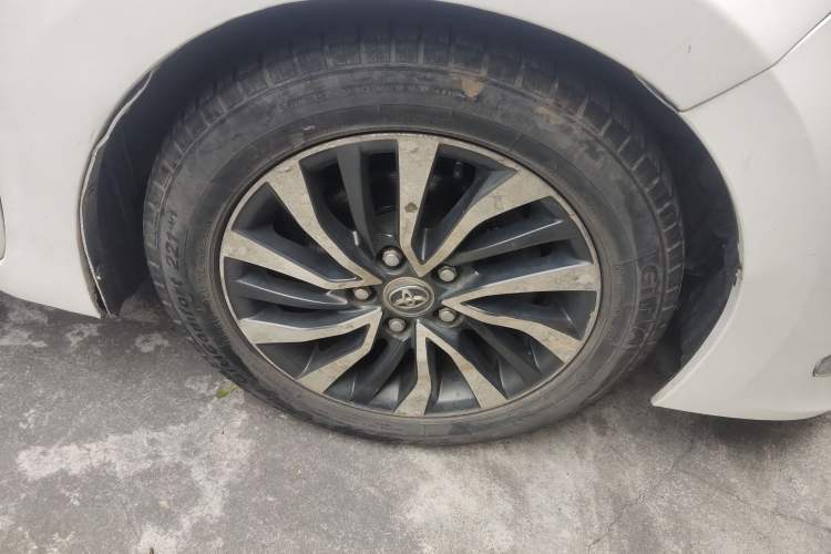 Used Toyota Corolla 2016 Dual-Engine 1.8L E-CVT Elite Edition Right Front Wheel Hub