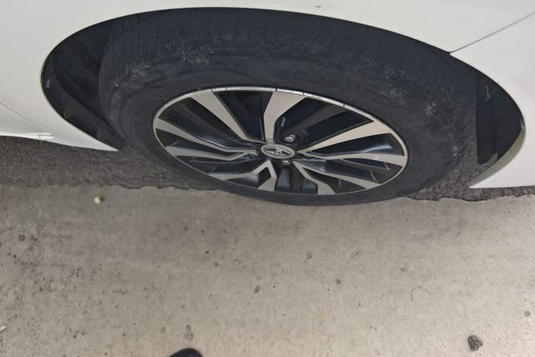 Used Toyota Corolla 2016 Dual-Engine 1.8L E-CVT Leading Edition Right Front Wheel Hub