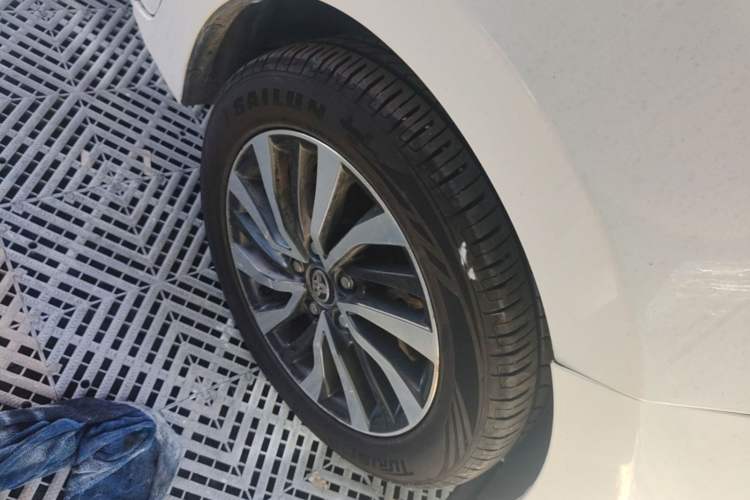 Used Toyota Corolla 2016 Dual-Engine 1.8L E-CVT Leading Edition Right Front Wheel Hub