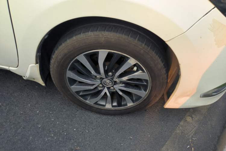 Used Toyota Corolla 2016 Dual-Engine 1.8L E-CVT Elite Edition Right Front Wheel Hub