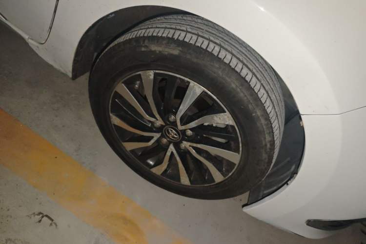 Used Toyota Corolla 2016 Dual-Engine 1.8L E-CVT Elite Edition Right Front Wheel Hub