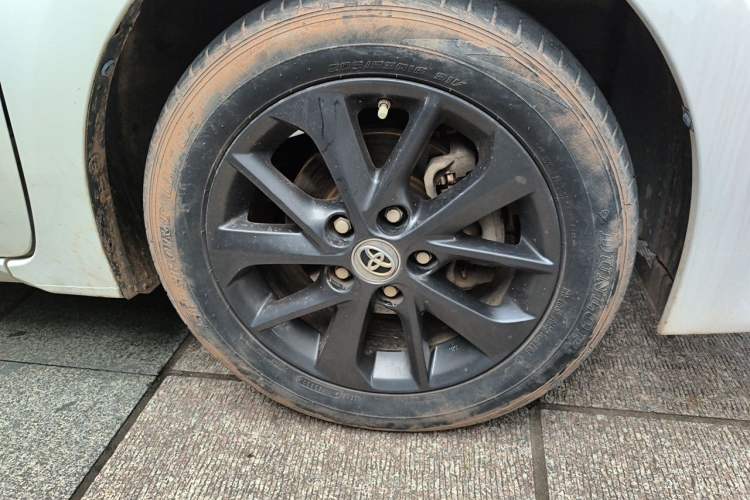 Used Toyota Corolla 2016 1.6L CVT GL-i Cool Edition Right Front Wheel Hub