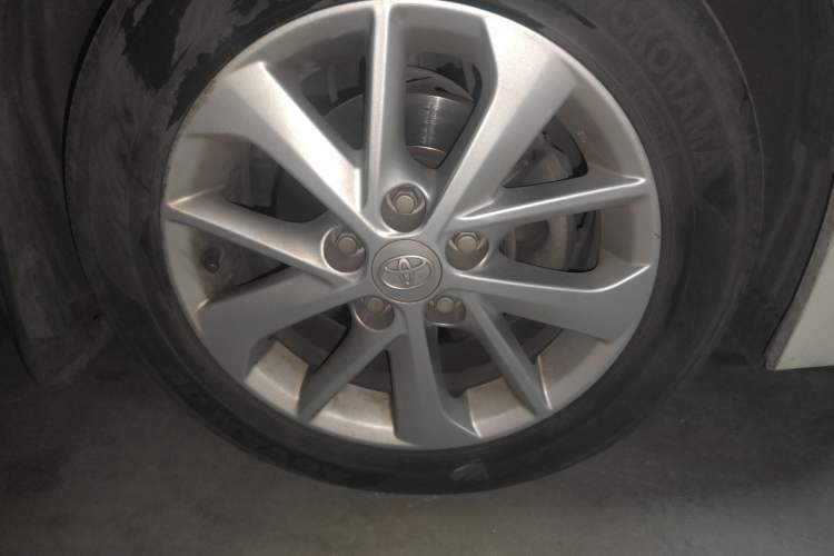 Used Toyota Corolla 2016 1.6L CVT GL-i Cool Edition Right Front Wheel Hub