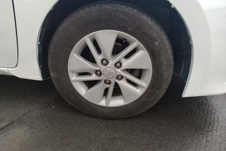 Used Toyota Corolla 2016 1.6L CVT GL-i Cool Edition Right Front Wheel Hub