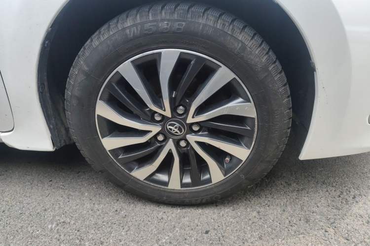 Used Toyota Corolla 2016 Dual-Engine 1.8L E-CVT Elite Edition Right Front Wheel Hub