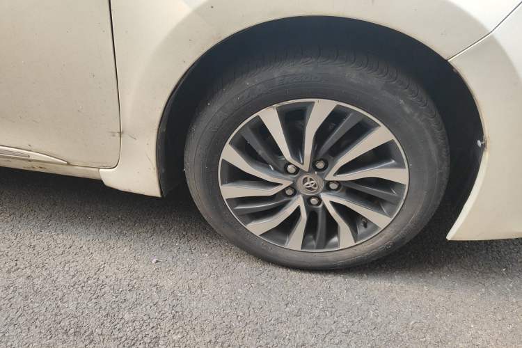 Used Toyota Corolla 2016 Dual-Engine 1.8L E-CVT Elite Edition Right Front Wheel Hub