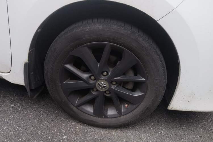 Used Toyota Corolla 2016 1.6L CVT GL-i Cool Edition Right Front Wheel Hub