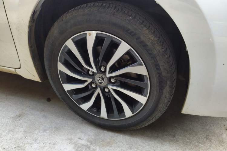 Used Toyota Corolla 2016 Dual-Engine 1.8L E-CVT Leading Edition Right Front Wheel Hub