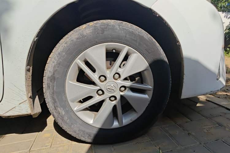 Used Toyota Corolla 2016 1.6L CVT GL-i Cool Edition Right Front Wheel Hub