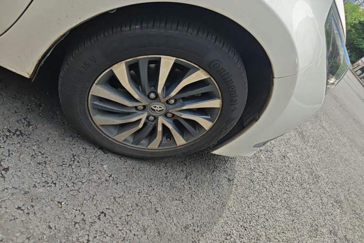 Used Toyota Corolla 2016 Dual-Engine 1.8L E-CVT Elite Edition Right Front Wheel Hub