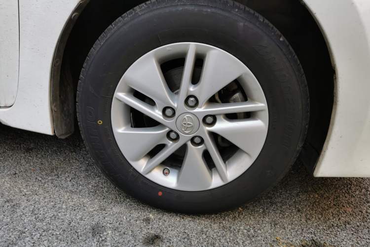 Used Toyota Corolla 2016 1.6L CVT GL-i Cool Edition Right Front Wheel Hub