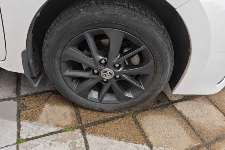 Used Toyota Corolla 2016 1.6L CVT GL-i Cool Edition Right Front Wheel Hub