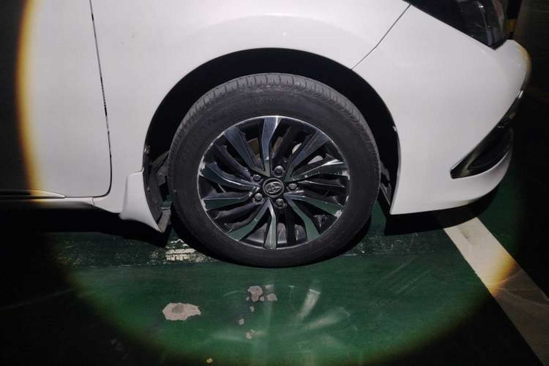 Used Toyota Corolla 2016 Dual-Engine 1.8L E-CVT Elite Edition Right Front Wheel Hub