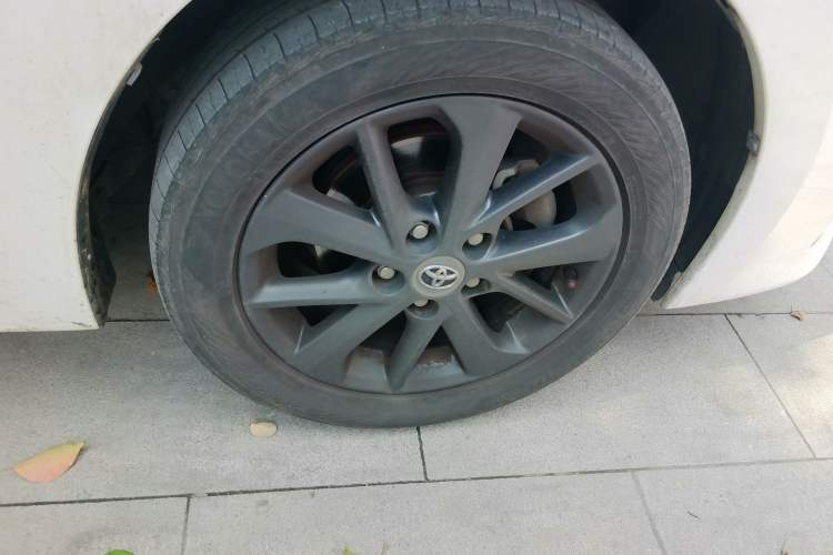 Used Toyota Corolla 2016 1.6L CVT GL-i Cool Edition Right Front Wheel Hub