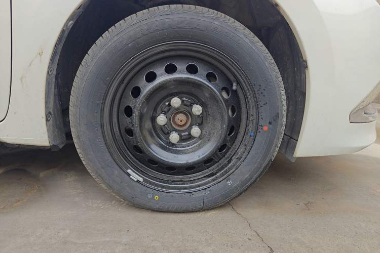 Used Toyota Corolla 2016 Dual-Engine 1.8L E-CVT Elite Edition Right Front Wheel Hub
