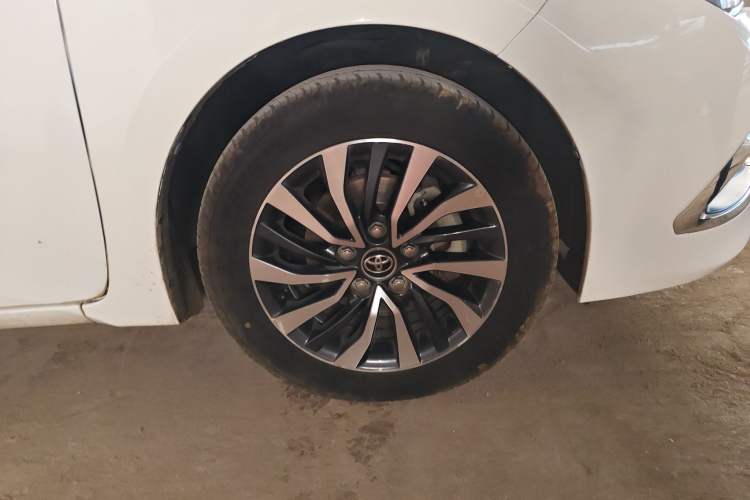Used Toyota Corolla 2016 Dual-Engine 1.8L E-CVT Leading Edition Right Front Wheel Hub