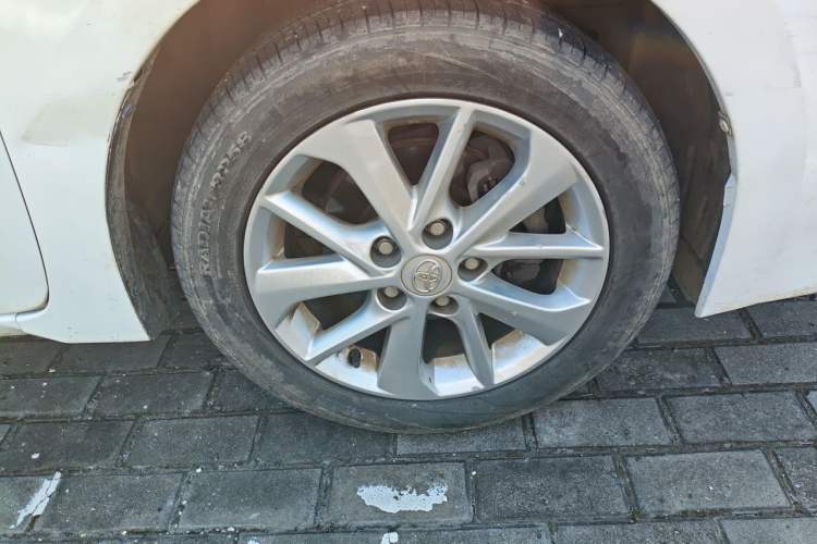 Used Toyota Corolla 2016 1.6L CVT GL-i Cool Edition Right Front Wheel Hub