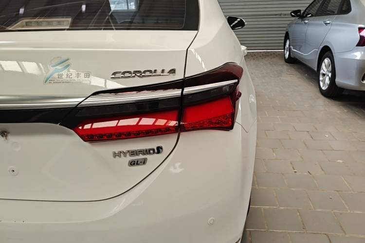 Used Toyota Corolla 2016 Dual-Engine 1.8L E-CVT Elite Edition Right Rear Taillight