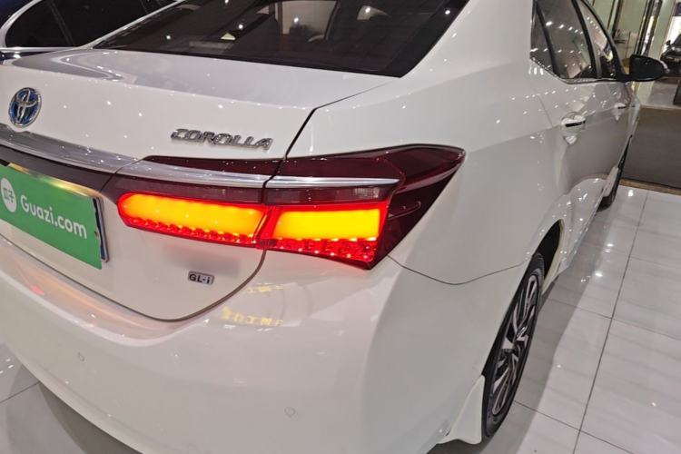 Used Toyota Corolla 2016 Dual-Engine 1.8L E-CVT Elite Edition Right Rear Taillight