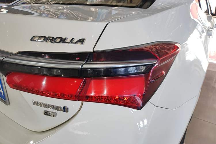 Used Toyota Corolla 2016 Dual-Engine 1.8L E-CVT Elite Edition Right Rear Taillight