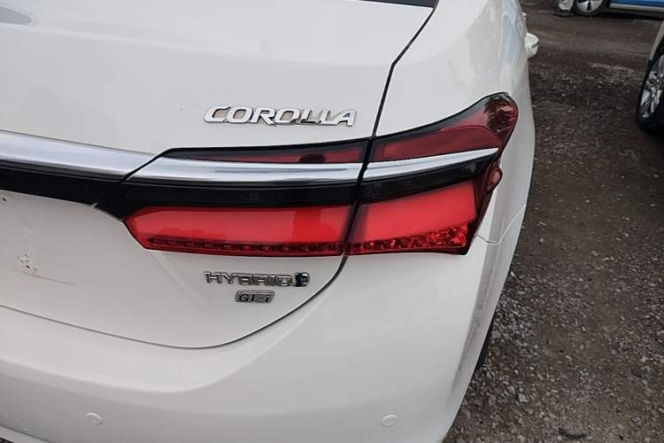 Used Toyota Corolla 2016 Dual-Engine 1.8L E-CVT Elite Edition Right Rear Taillight