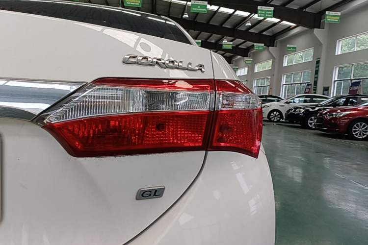 Used Toyota Corolla 2016 1.6L CVT GL-i Cool Edition Right Rear Taillight