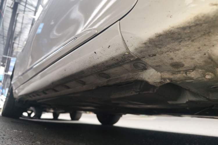 Used Toyota Corolla 2016 Dual-Engine 1.8L E-CVT Elite Edition Right Side Sill