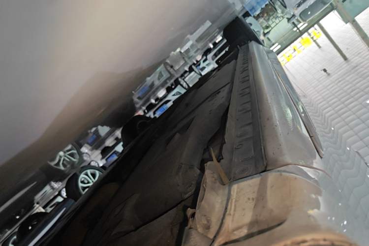 Used Toyota Corolla 2016 Dual-Engine 1.8L E-CVT Elite Edition Right Side Sill
