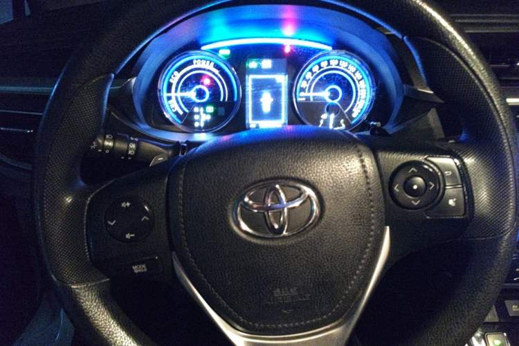 Used Toyota Corolla 2016 Dual-Engine 1.8L E-CVT Leading Edition Steering Wheel