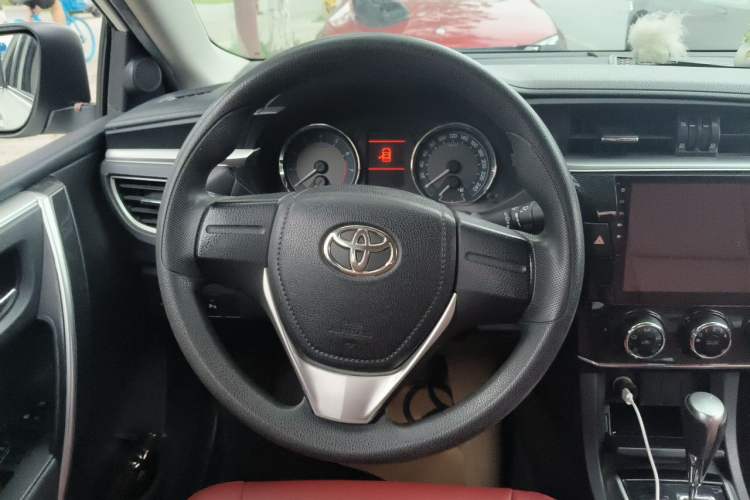 Used Toyota Corolla 2016 1.6L CVT GL-i Cool Edition Steering Wheel