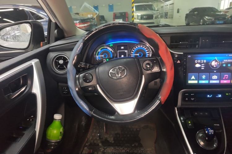 Used Toyota Corolla 2016 Dual-Engine 1.8L E-CVT Elite Edition Steering Wheel