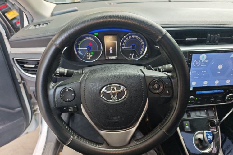 Used Toyota Corolla 2016 Dual-Engine 1.8L E-CVT Elite Edition Steering Wheel