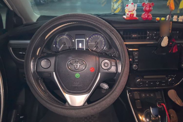 Used Toyota Corolla 2016 Dual-Engine 1.8L E-CVT Elite Edition Steering Wheel