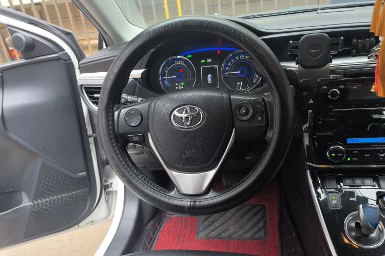 Used Toyota Corolla 2016 Dual-Engine 1.8L E-CVT Elite Edition Steering Wheel
