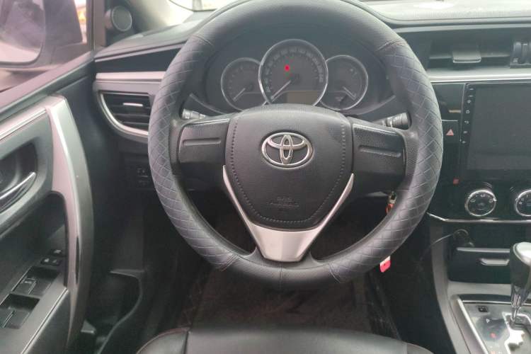 Used Toyota Corolla 2016 1.6L CVT GL-i Cool Edition Steering Wheel