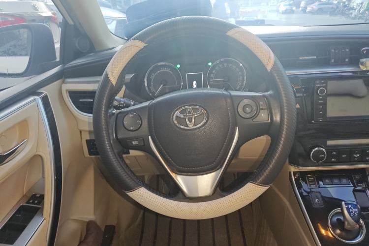 Used Toyota Corolla 2016 Dual-Engine 1.8L E-CVT Elite Edition Steering Wheel