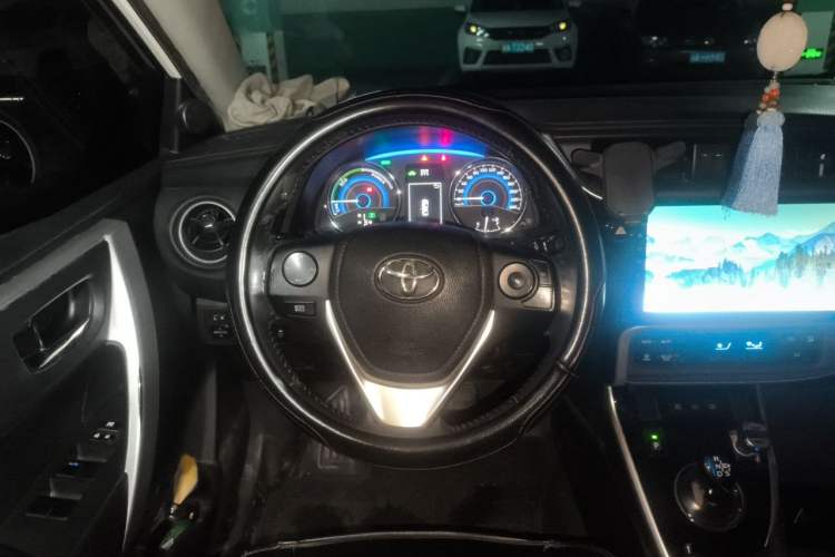 Used Toyota Corolla 2016 Dual-Engine 1.8L E-CVT Elite Edition Steering Wheel