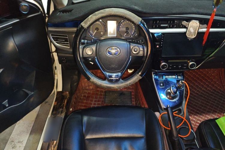 Used Toyota Corolla 2016 Dual-Engine 1.8L E-CVT Pioneer Edition Steering Wheel