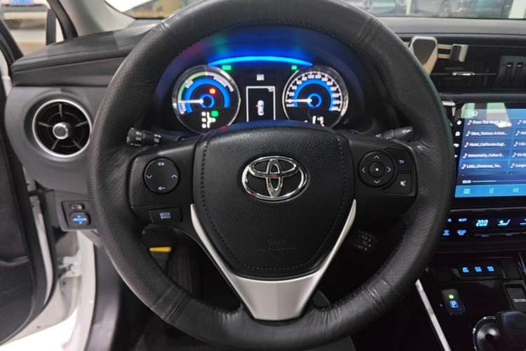 Used Toyota Corolla 2016 Dual-Engine 1.8L E-CVT Elite Edition Steering Wheel