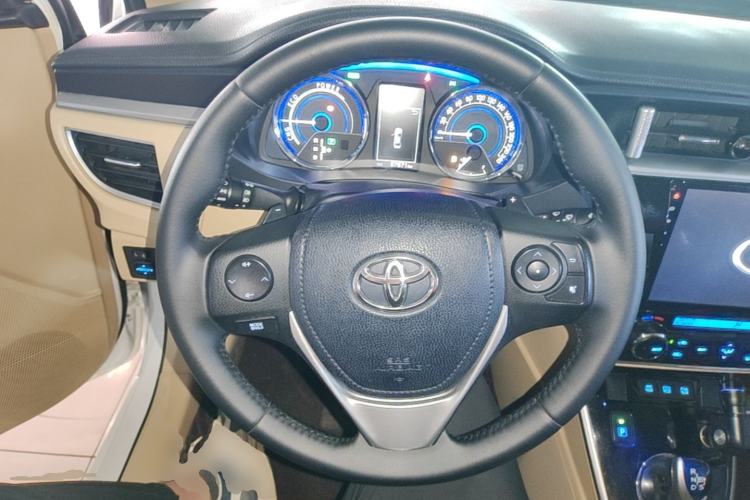 Used Toyota Corolla 2016 Dual-Engine 1.8L E-CVT Elite Edition Steering Wheel