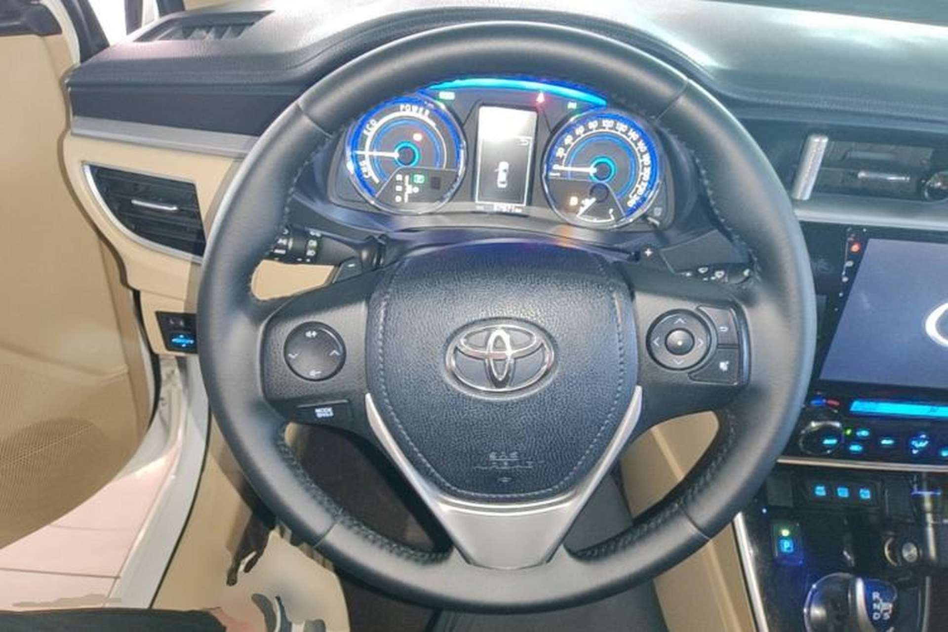 Used Toyota Corolla 2016 Dual-Engine 1.8L E-CVT Elite Edition Steering Wheel