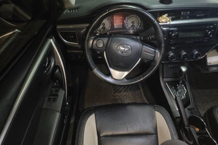 Used Toyota Corolla 2016 1.6L CVT GL-i Cool Edition Steering Wheel