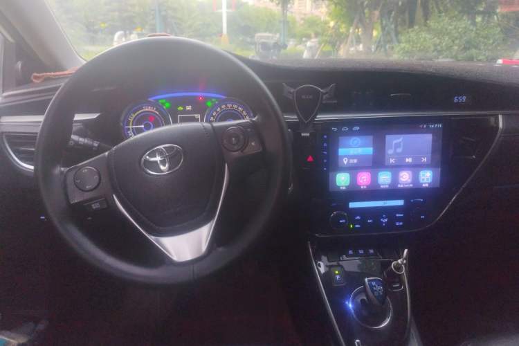 Used Toyota Corolla 2016 Dual-Engine 1.8L E-CVT Elite Edition Steering Wheel
