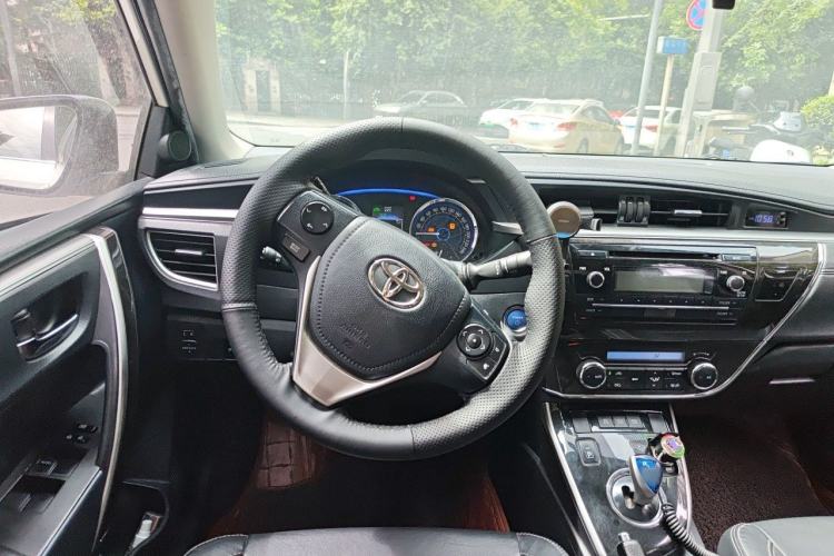 Used Toyota Corolla 2016 Dual-Engine 1.8L E-CVT Elite Edition Steering Wheel