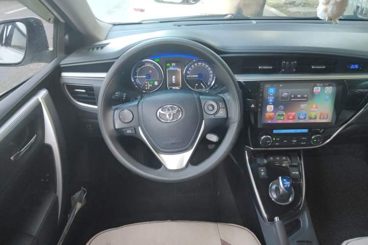 Used Toyota Corolla 2016 Dual-Engine 1.8L E-CVT Elite Edition Steering Wheel