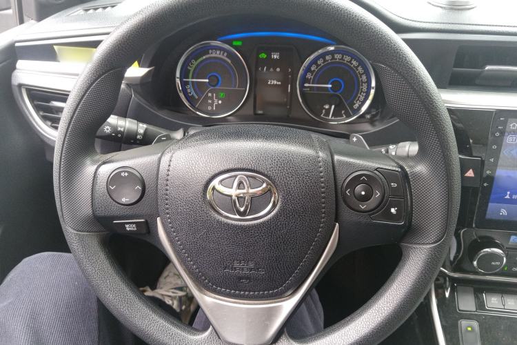 Used Toyota Corolla 2016 Dual-Engine 1.8L E-CVT Pioneer Edition Steering Wheel