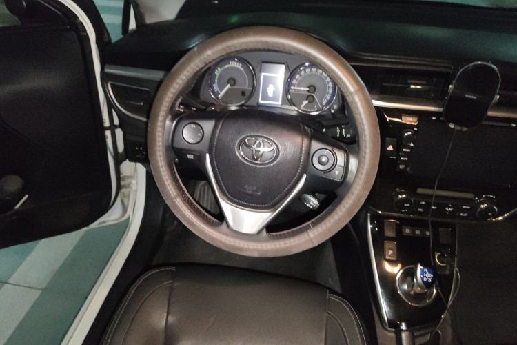 Used Toyota Corolla 2016 Dual-Engine 1.8L E-CVT Elite Edition Steering Wheel