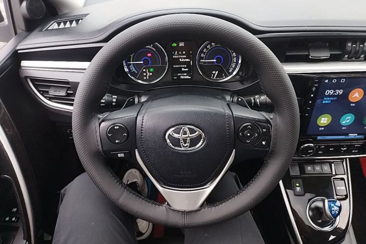Used Toyota Corolla 2016 Dual-Engine 1.8L E-CVT Elite Edition Steering Wheel
