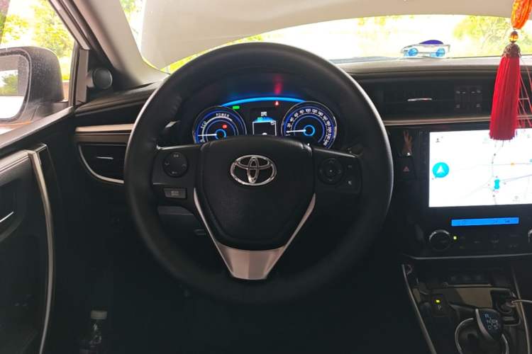 Used Toyota Corolla 2016 Dual-Engine 1.8L E-CVT Elite Edition Steering Wheel